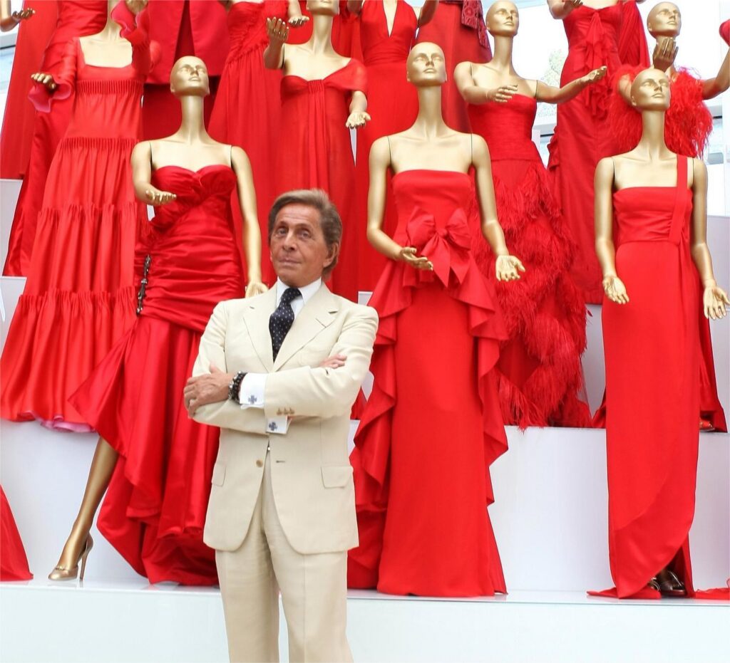 Valentino, legendarul creator de modă, a murit. Foto: Facebook/ Valentino Garavani