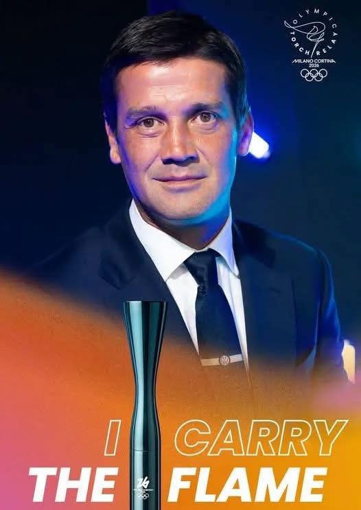 Cristi Chivu poartă flacăra la Jocurile Olimpice 2026. Foto: Ambasada României în Italia