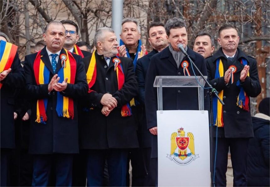 Nicușor Dan: Nu mai huiduiţi pe imnul naţional