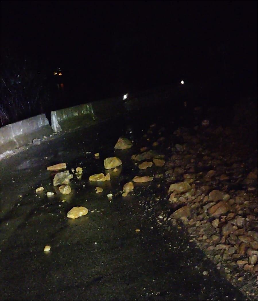 DRDP Craiova: Căderi de pietre pe Clisura Dunării - Jurnalul Olteniei – Știri din Craiova și Oltenia DRDP Craiova: Căderi de pietre pe Clisura Dunării