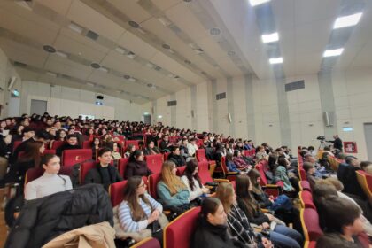 Concursul de Oratorie Puterea Cuvântului a debutat cu succes la Craiova