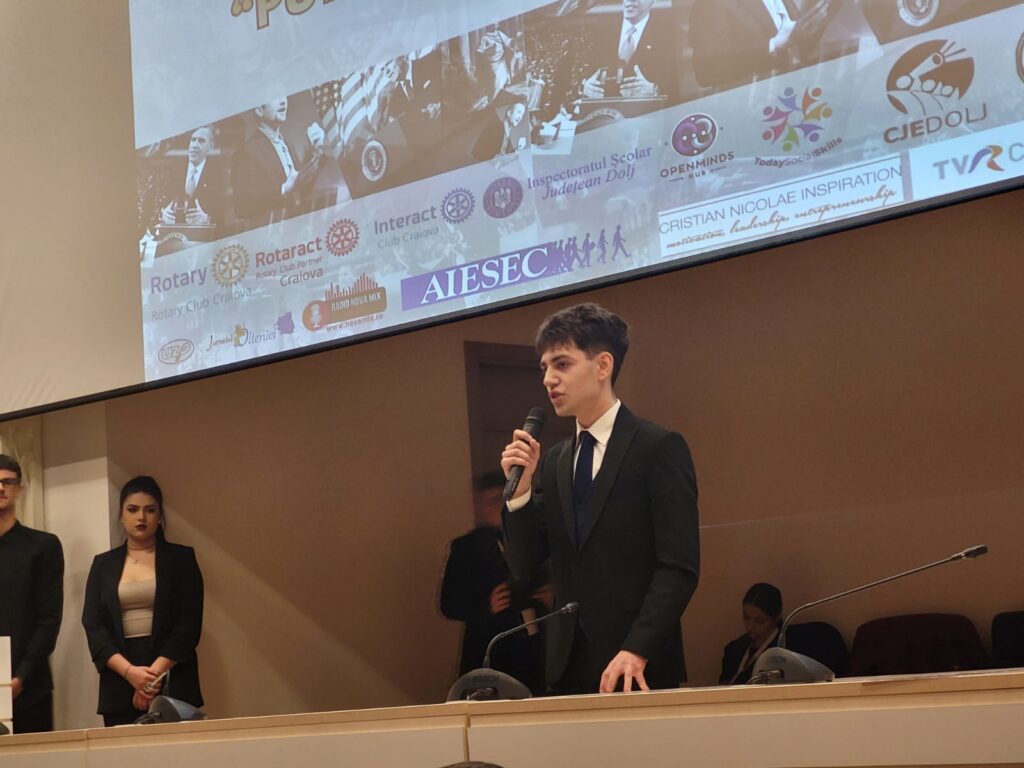 Concursul de Oratorie Puterea Cuvântului a debutat cu succes la Craiova Robert Ivănescu