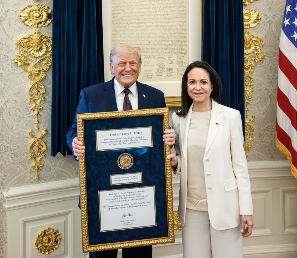 Trump a primit medalia Nobel de la Maria Corina Machado. Foto: X
