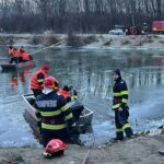 Intervenție dramatică pe Olt: doi pescari scoși din apă