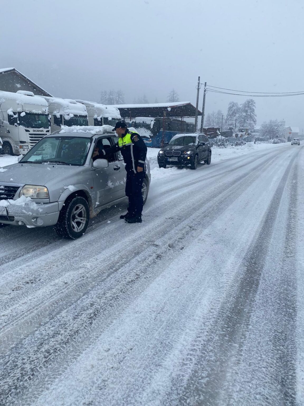 rutiera mehedinti - Jurnalul Olteniei – Știri din Craiova și Oltenia Trafic dificil în Mehedinți din cauza ninsorii. Avertisment IPJ