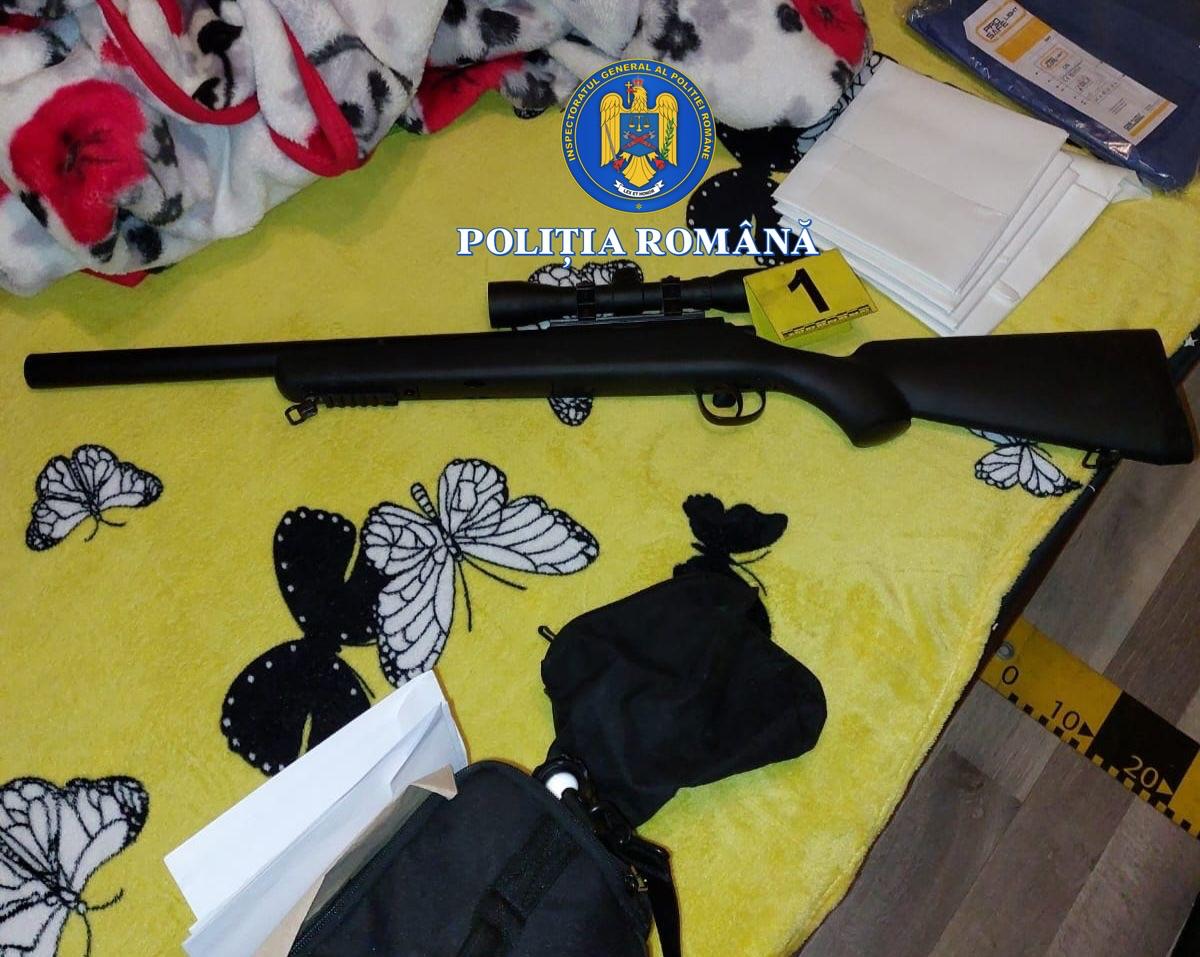 Percheziții în Vâlcea