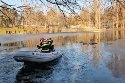 Craiova: Copil scos din lac în Parcul Nicolae Romanescu