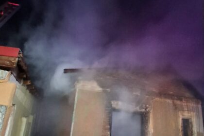 Incendiu devastator în Balș: Un bărbat a ajuns la spital