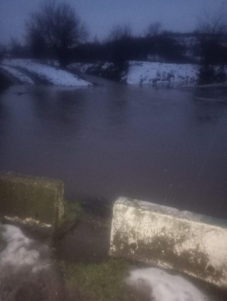 DJ 641, inundat în Pielești. Traficul este deviat - Jurnalul Olteniei – Știri din Craiova și Oltenia DJ 641, inundat în Pielești. Traficul este deviat