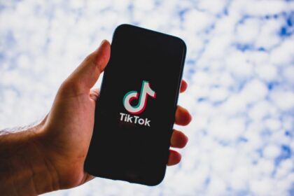 TikTok elimină conturile minorilor sub 13 ani