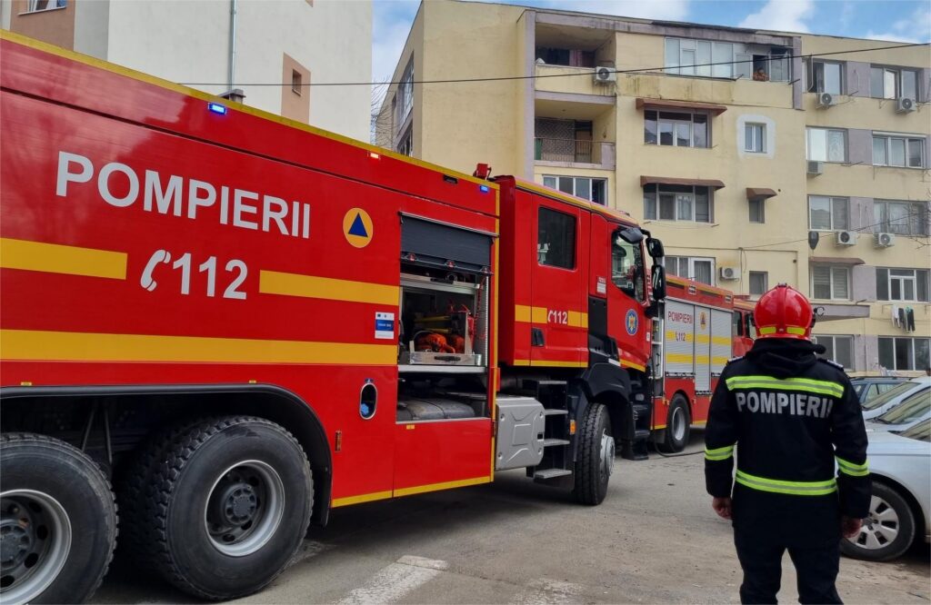 Explozie și incendiu într-un bloc din Craiova