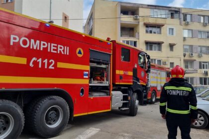 Explozie și incendiu într-un bloc din Craiova