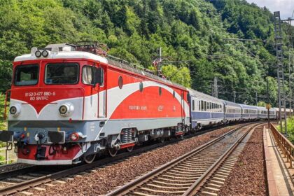 Angajații CFR acuzați de șpagă s-au apărat cu ChatGPT