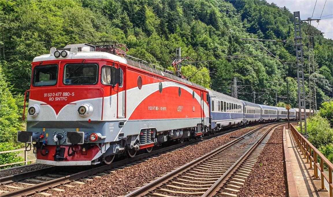 Angajații CFR acuzați de șpagă s-au apărat cu ChatGPT