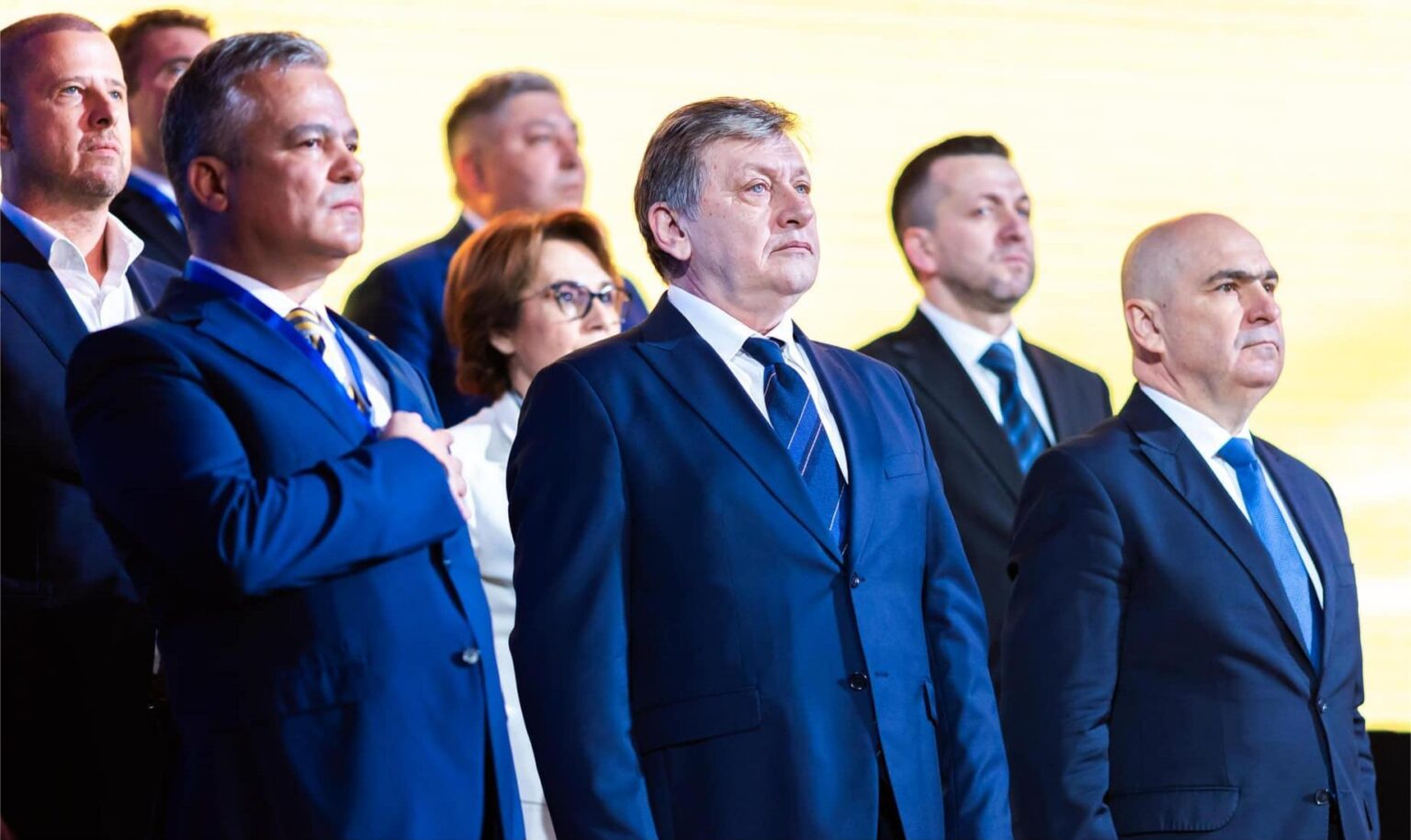 Război total în PNL: „Crin Antonescu a fost trădat”