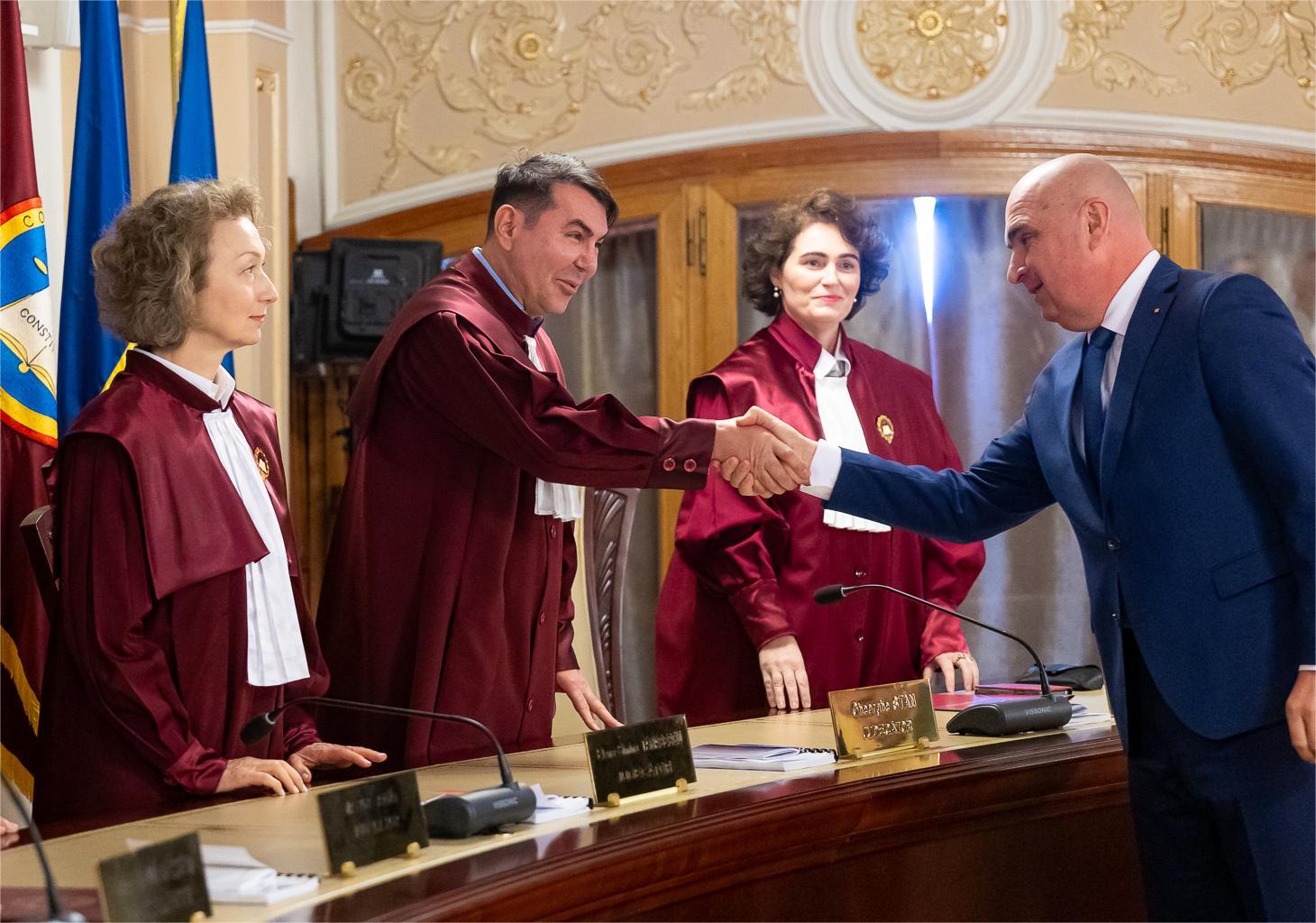 Nou blocaj la CCR: Un judecător, în concediu paternal. Foto: Facebook