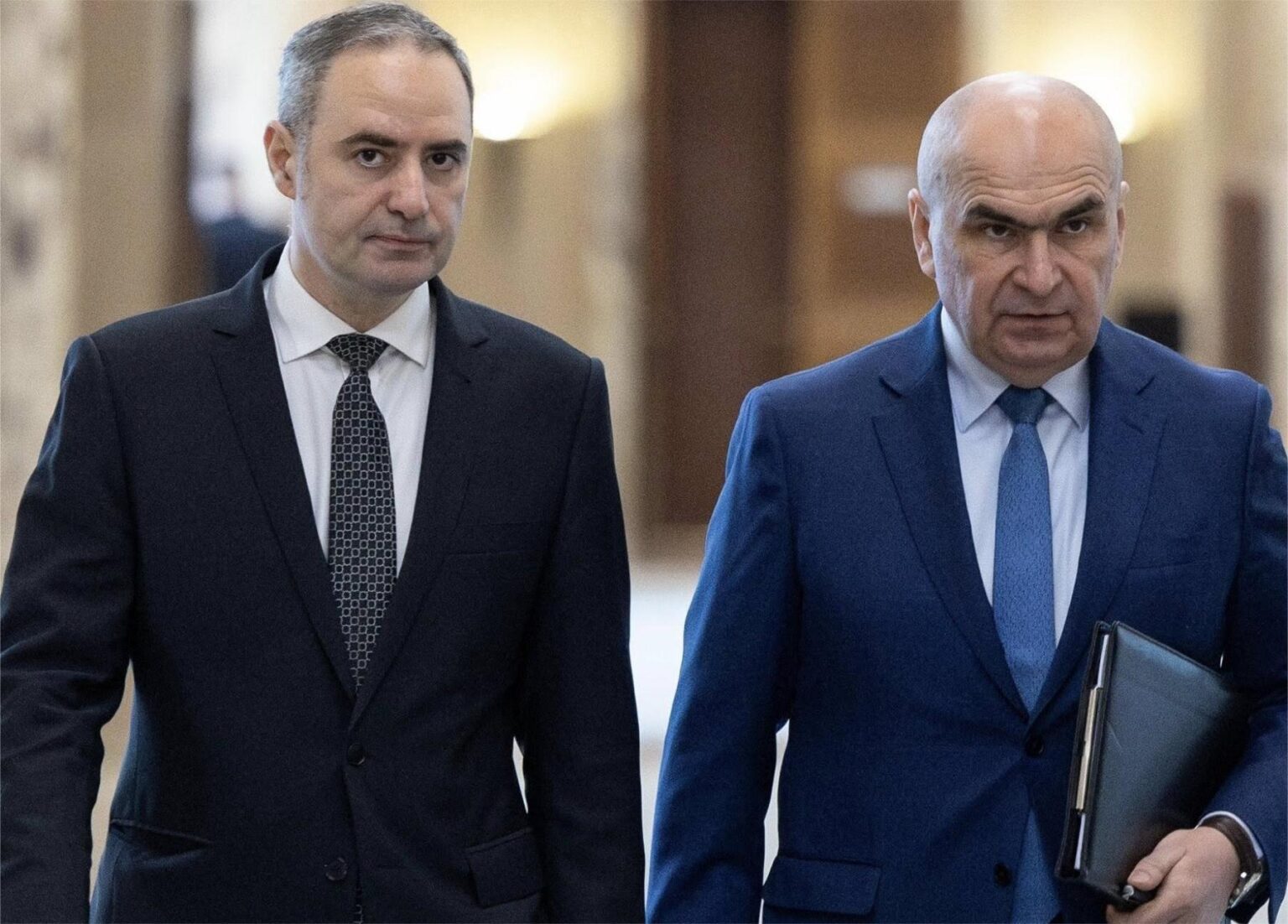 România începe anul cu excedent bugetar. Foto: Ilie Bolojan și Alexandru Nazare