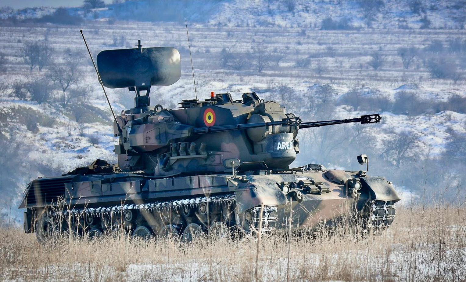 Radu Miruță: Planul de înzestrare a Armatei Române. Foto: MApN