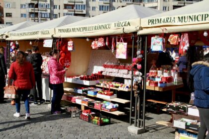 Râmnicu Vâlcea: Cadouri și flori la Târgul Mărțișor 2026