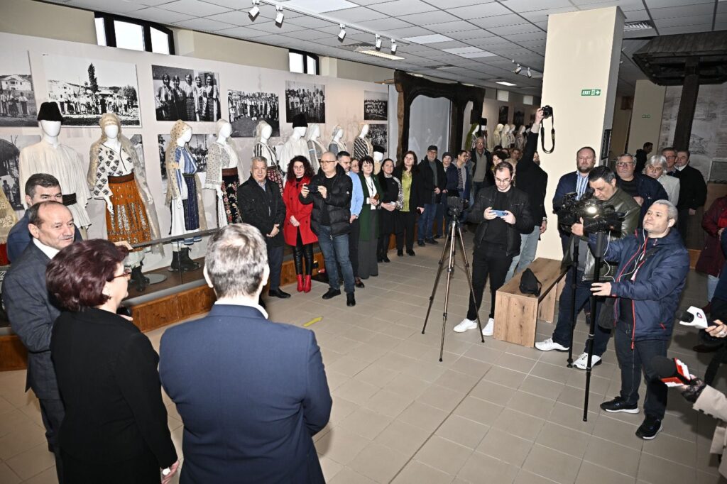 643758647_1486640829497719_2463683105854675859_n - Jurnalul Olteniei – Știri din Craiova și Oltenia Rafinamentul zestrei bănățene, la Muzeul Porților de Fier