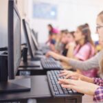 World Vision: 99% dintre adolescenți folosesc AI