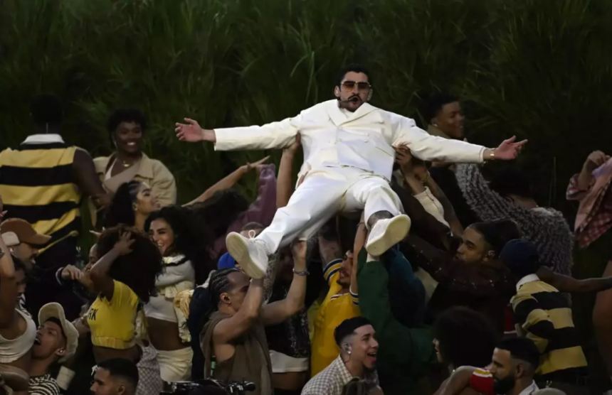 Bad Bunny a scris istorie la Super Bowl. Trump: „Groaznic”