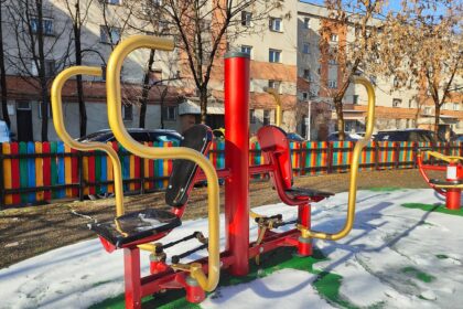 Cartierele din Craiova în care Primăria a amenajat două locuri de joacă noi