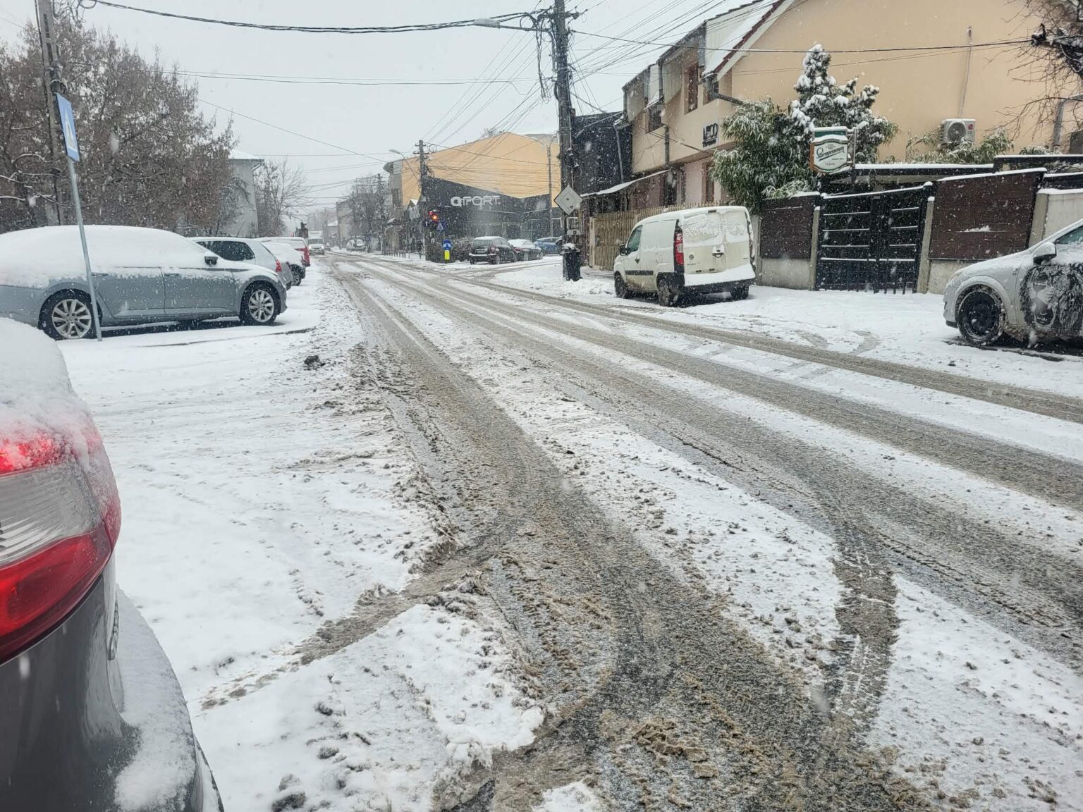 Craiova se pregătește de iarnă. Planul pentru deszăpezire, pus în atenția consilierilor locali