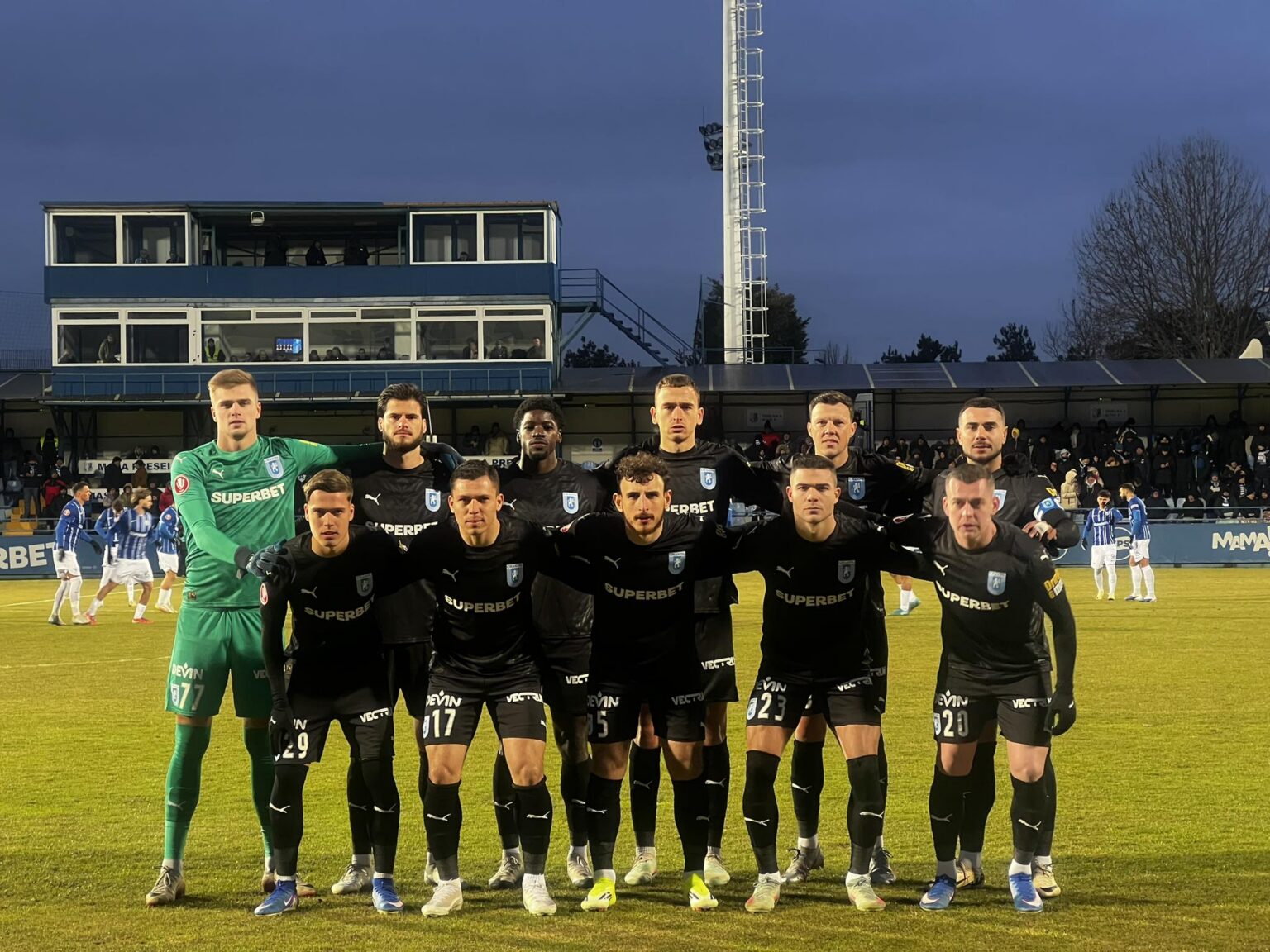 Eșec rușinos pentru Universitatea Craiova. Oltenii se consolează cu primul loc