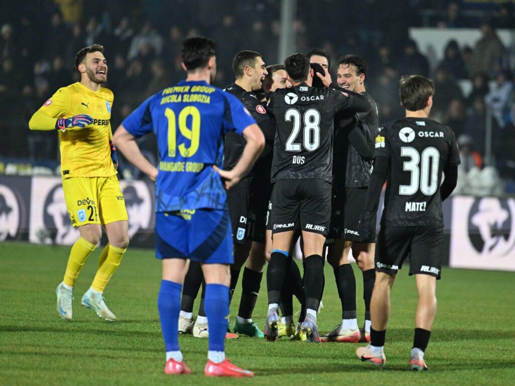 Unitate de neclintit la Craiova Universitatea își consolidează poziția de lider autoritar în Superligă - Jurnalul Olteniei – Știri din Craiova și Oltenia Unitate de neclintit la Craiova Universitatea își consolidează poziția de lider autoritar în Superligă