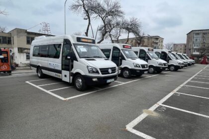 Dolj: Noi microbuze electrice pentru transport școlar