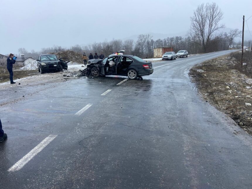 Vâlcea: Cinci victime după un accident grav pe DN 65C