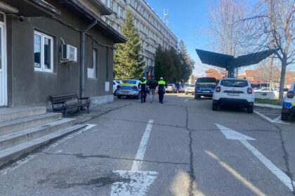 Șofer din Severin, reținut după ce a condus fără permis
