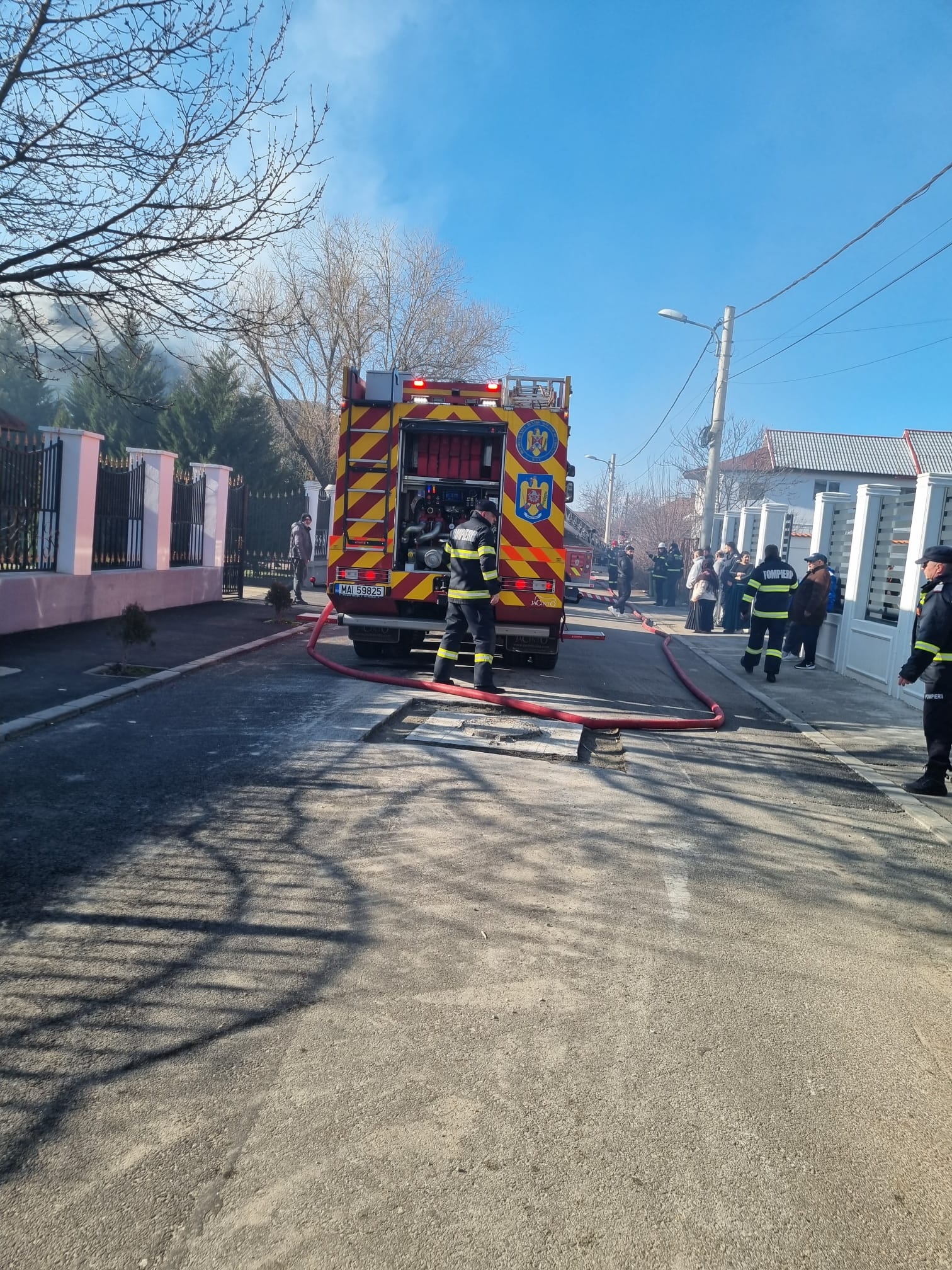 Incendiu violent în Craiova: Casă cuprinsă de flăcări