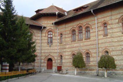 Elevii din Vâlcea, conectați la cercetarea laser de top