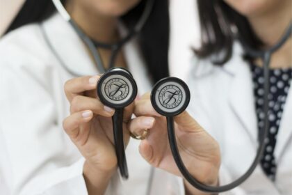 Medicii școliți de stat, obligați să profeseze în țară. Foto: Pixabay