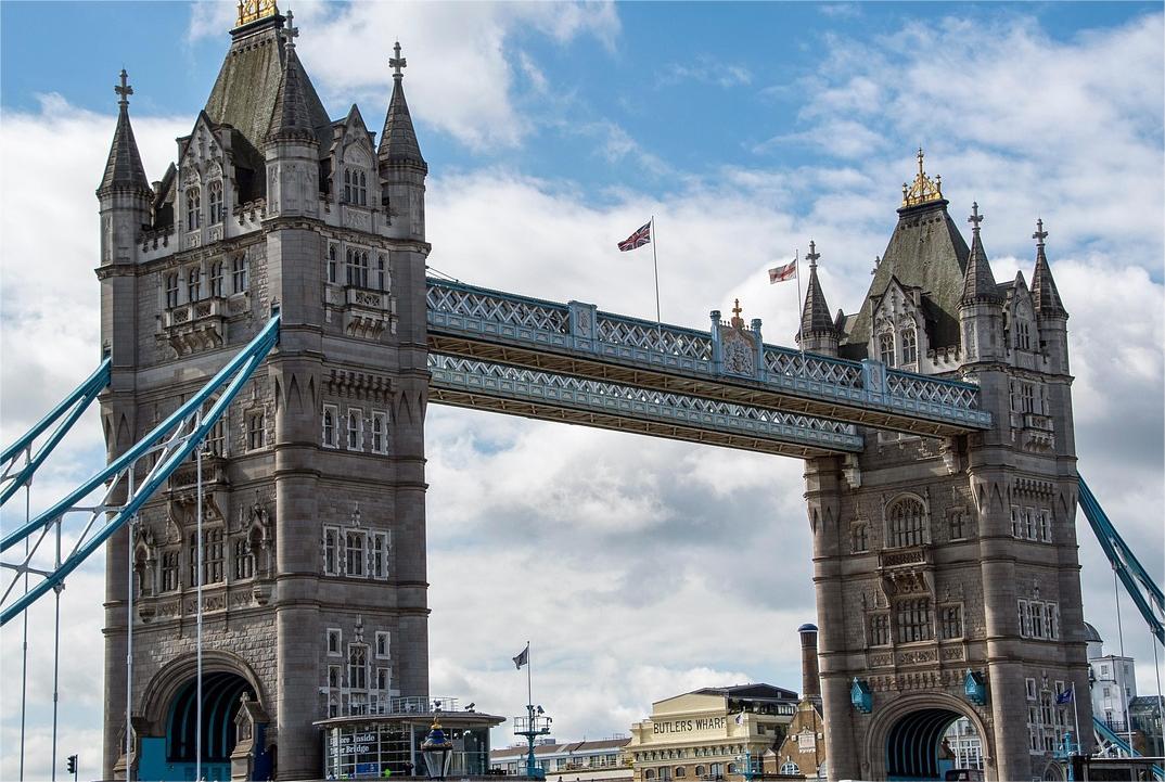 Permisul obligatoriu pentru UK: Cât costă și cum aplici