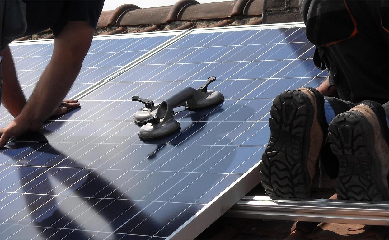 Prosumatorii cresc facturile: Avertismentul AFEER - Jurnalul Olteniei – Știri din Craiova și Oltenia Prosumatorii cresc facturile: Avertismentul AFEER