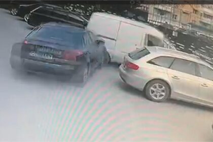 Drogat la volan: Un elev din Balș a lovit trei mașini