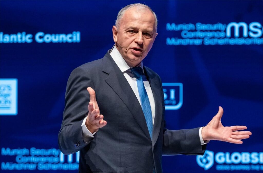 Mircea Geoană, despre planul lui Macron: „Gest politic!” - Jurnalul Olteniei – Știri din Craiova și Oltenia Mircea Geoană, despre planul lui Macron: „Gest politic!”