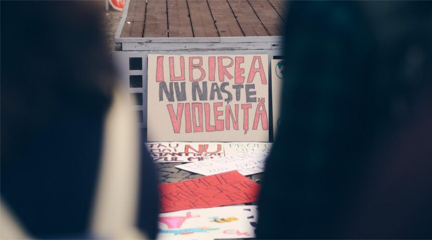 Legea femicidului, adoptată! Foto: Facebook/ Centrul FILIA