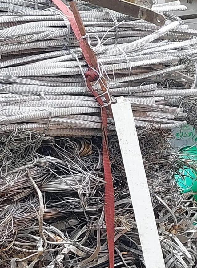 Controale în Dolj: Amenzi uriașe pentru deșeuri ilegale - Jurnalul Olteniei – Știri din Craiova și Oltenia Controale în Dolj: Amenzi uriașe pentru deșeuri ilegale