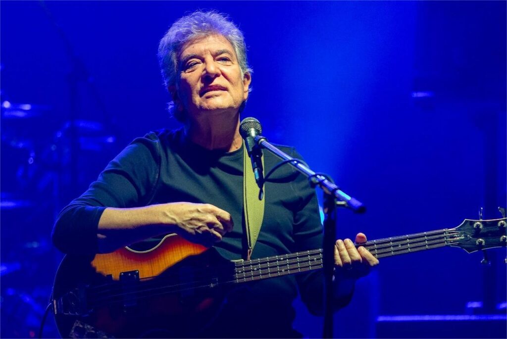 Iulian Vrabete, basistul Holograf, a murit. Foto: Facebook