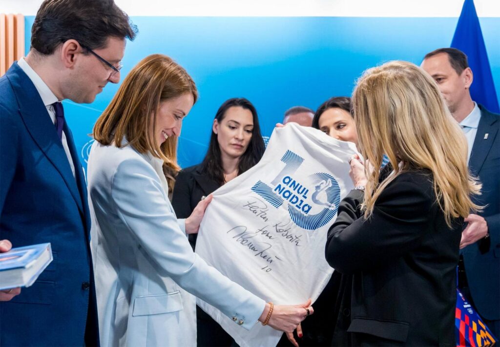 Nadia Comăneci, celebrată la Parlamentul European. Foto: Facebook/ Victor Negrescu