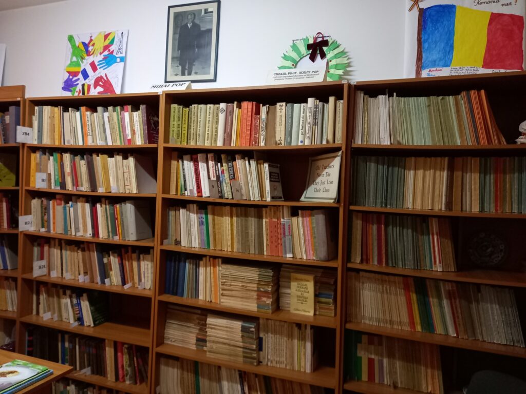 Comoară culturală la Râmnicu Vâlcea: Fondul Mihai Pop - Jurnalul Olteniei – Știri din Craiova și Oltenia Comoară culturală la Râmnicu Vâlcea: Fondul Mihai Pop