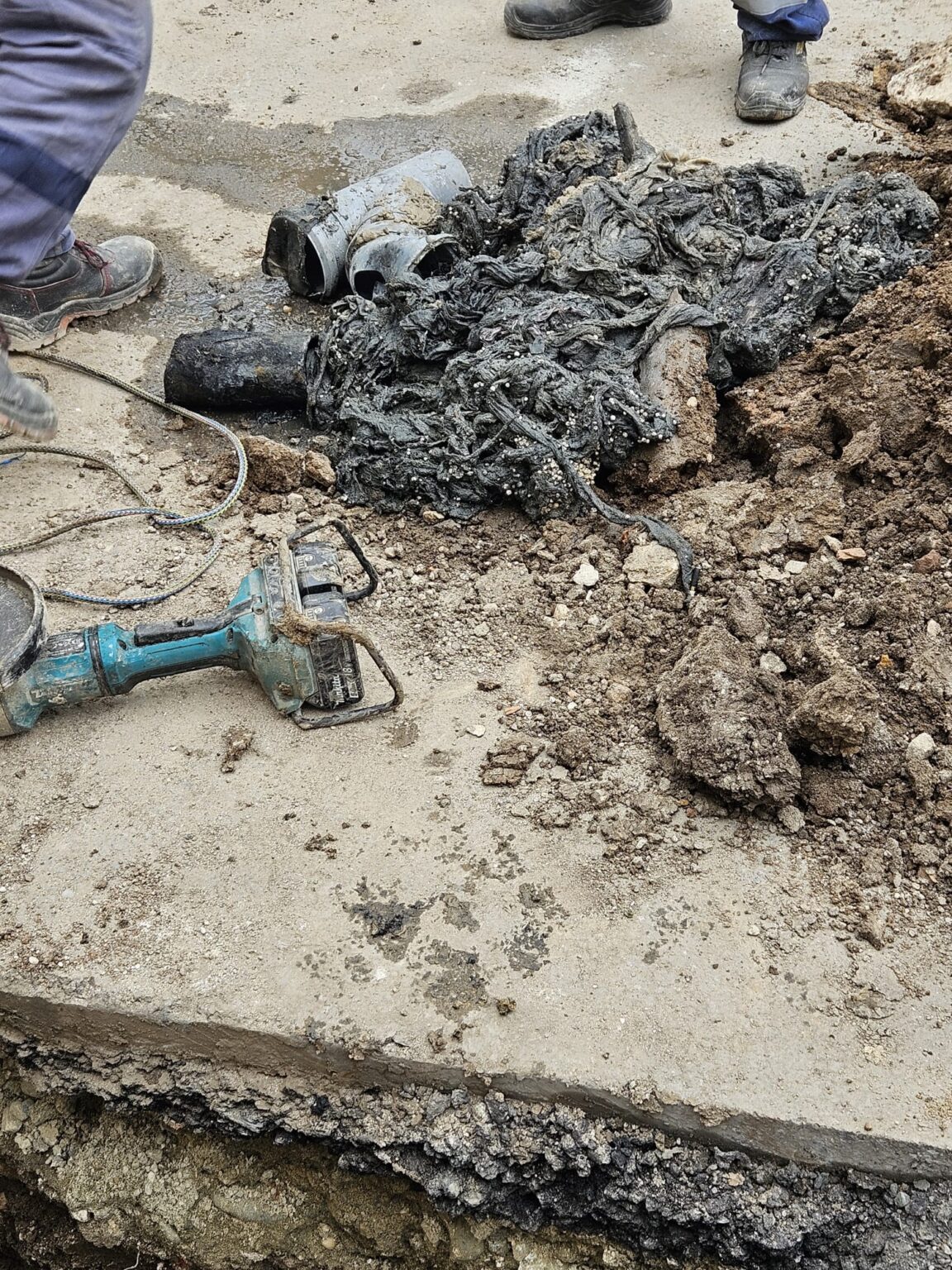 Olt: Probleme grave din cauza deșeurilor în canalizare - Jurnalul Olteniei – Știri din Craiova și Oltenia Olt: Probleme grave din cauza deșeurilor în canalizare