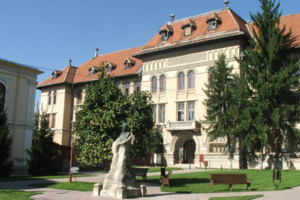 Decizie la Craiova: Colegiul „Elena Cuza”, pus să dea înapoi terenul cerut de Parohie