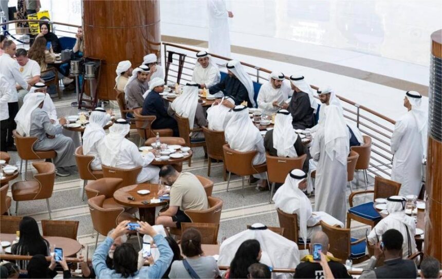 Liderii din Dubai, în mall după atacurile Iranului. Foto: X/ Royal World Thailand