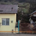 Alunecare de teren la Slatina: familii evacuate
