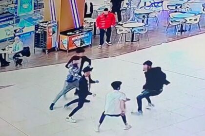 Tineri reținuți după un scandal într-un mall din Vâlcea